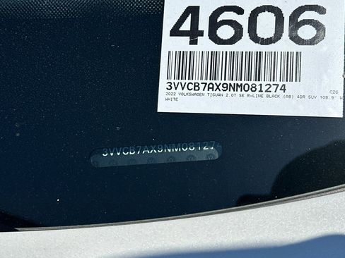 Used 2022 Volkswagen Tiguan SE R-Line image 3