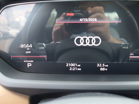 Used 2022 Audi e-tron GT Premium Plus AWD/4WD image 10