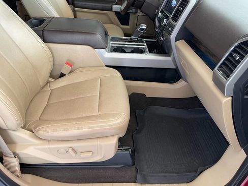 Used 2019 Ford F150 Lariat w/ Equipment Group 501A Mid image 31