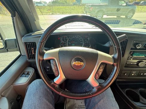 Used 2016 Chevrolet Express 3500 LT w/ LT Preferred Equipment Group image 18