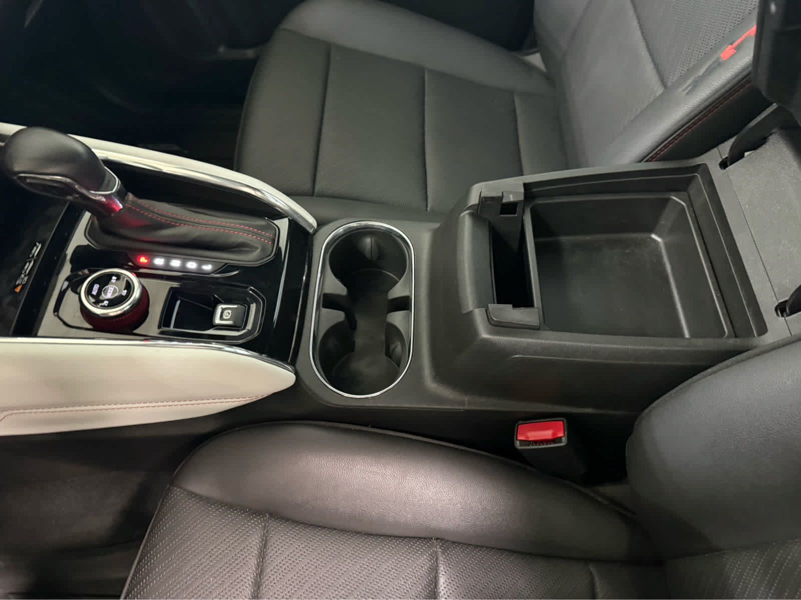 Used 2024 GMC Canyon AT4X AWD/4WD image 22
