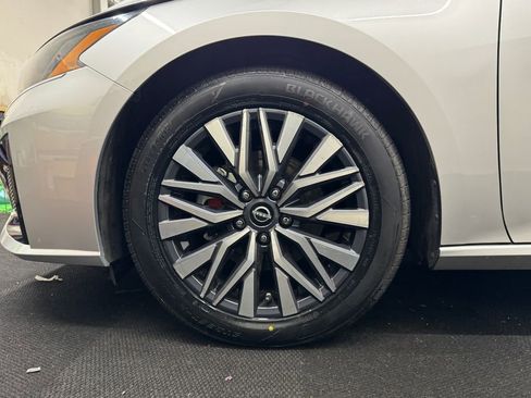 Used 2024 Nissan Altima 2.5 SV image 12