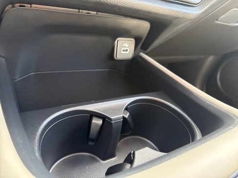 Certified 2025 Honda HR-V LX image 30