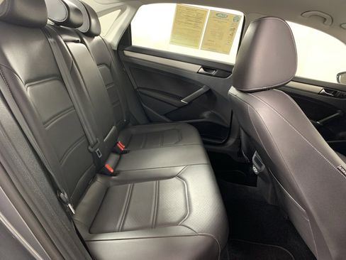 Used 2020 Volkswagen Passat 2.0T SE image 38