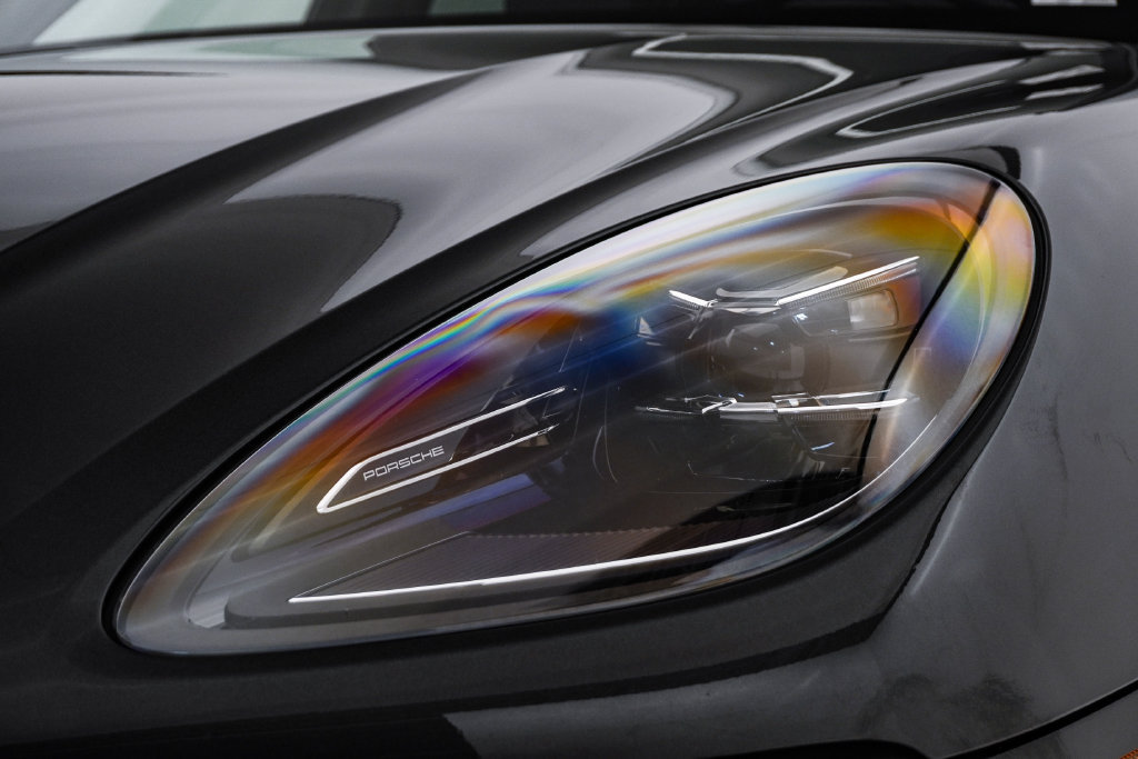 Certified 2026 Porsche Macan AWD/4WD image 7