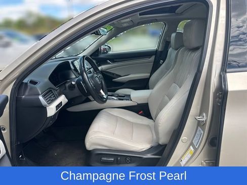 Used 2018 Honda Accord Touring image 11