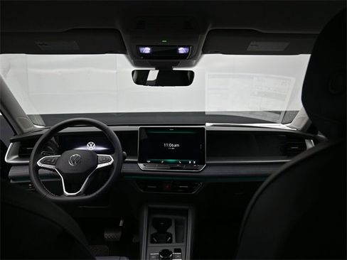 New 2026 Volkswagen Tiguan SE image 10