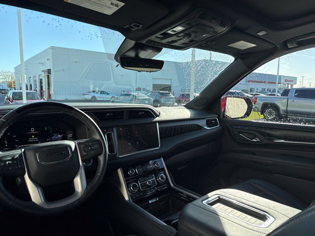 Used 2024 GMC Yukon XL Denali w/ Advanced Technology Package AWD/4WD image 15