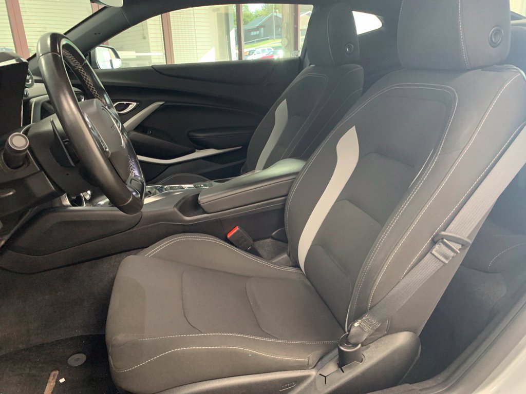 Used 2020 Chevrolet Camaro LT w/ RS Package RWD image 7