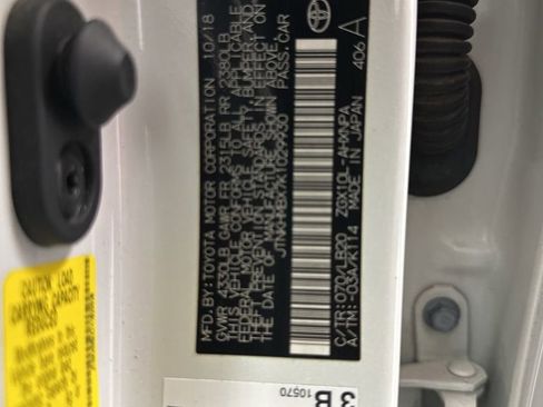 Used 2019 Toyota C-HR Limited FWD image 27