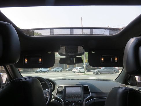 Used 2015 Jeep Grand Cherokee Limited AWD/4WD image 13