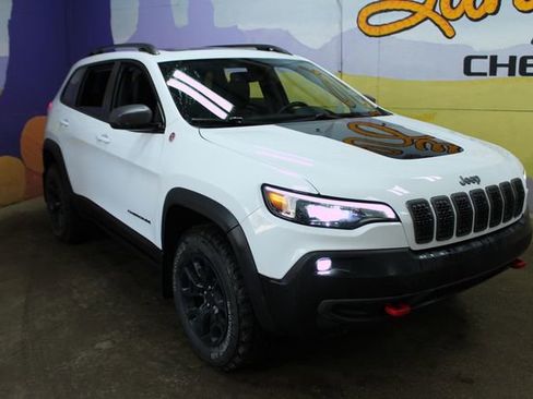 Used 2021 Jeep Cherokee Trailhawk w/ Sun & Sound Group AWD/4WD image 4
