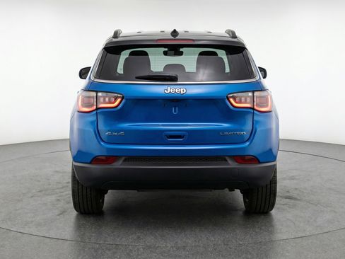 Used 2025 Jeep Compass Limited image 7