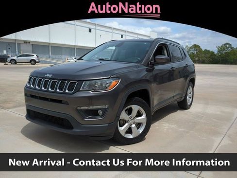 Used 2019 Jeep Compass Latitude image 1
