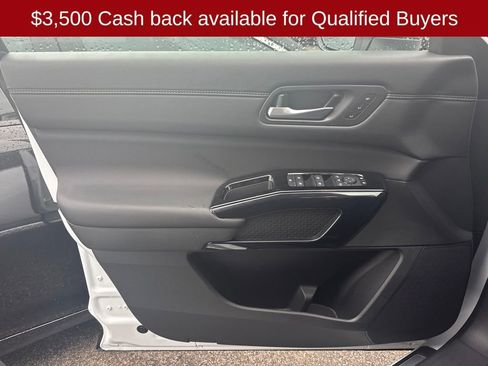 New 2026 Nissan Pathfinder Platinum image 10