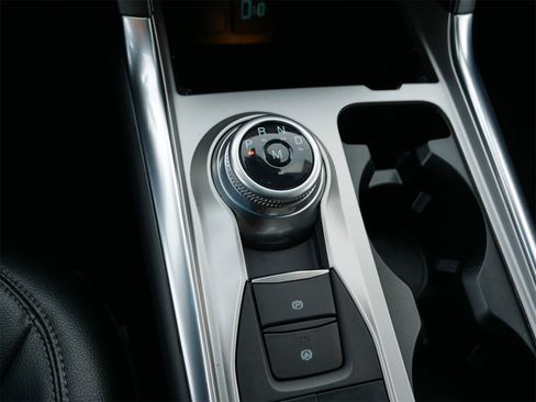 Certified 2020 Ford Explorer XLT w/ Equipment Group 202A image 24