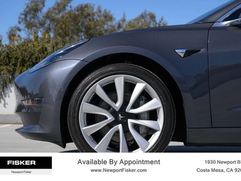 Used 2019 Tesla Model 3 Standard Range Plus image 4