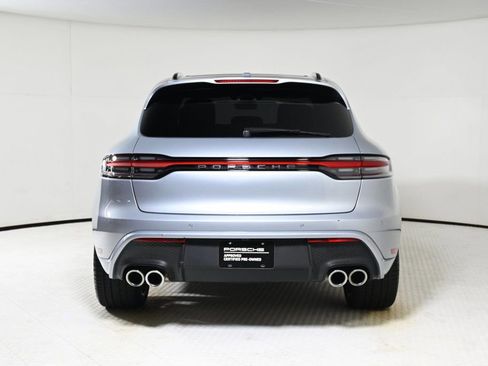 Certified 2024 Porsche Macan image 6