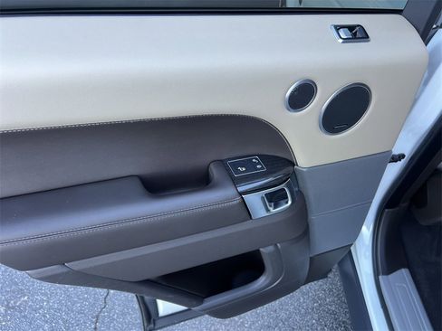 Used 2020 Land Rover Range Rover Sport HSE image 23