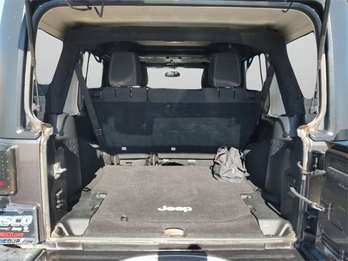 Used 2016 Jeep Wrangler Unlimited Sahara image 32