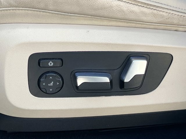 Used 2021 BMW X5 sDrive40i w/ Premium Package RWD image 34