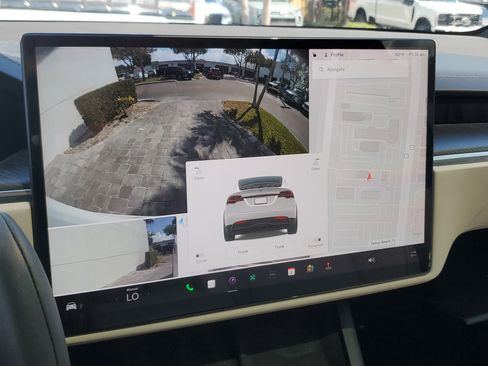 Used 2022 Tesla Model X Plaid image 9