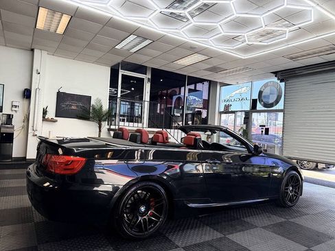Used 2012 BMW 328i Convertible RWD image 15