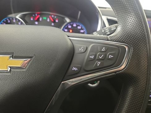 Used 2020 Chevrolet Equinox LT w/ LPO, Floor Liner Package image 15