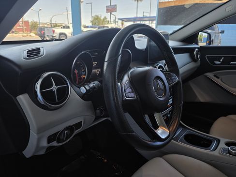 Used 2018 Mercedes-Benz GLA 250 w/ Premium Package image 11