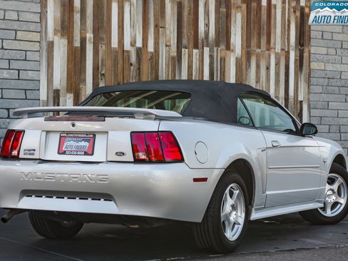 Used 2003 Ford Mustang Convertible image 11