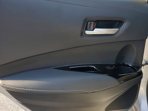 Used 2023 Toyota Corolla SE image 13