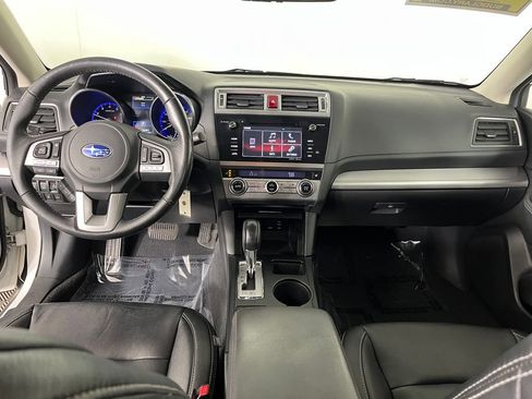 Used 2017 Subaru Outback 2.5i Premium image 18