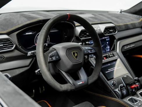 Used 2023 Lamborghini Urus Performante AWD/4WD image 16