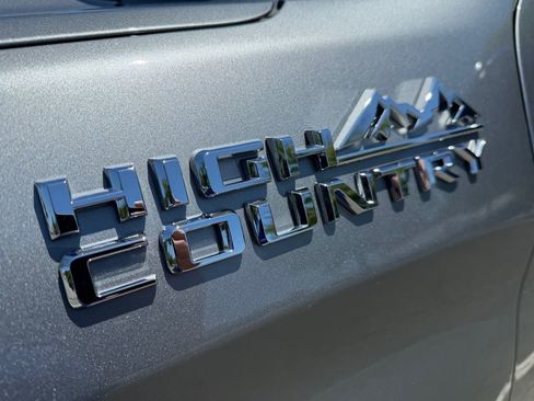 Used 2026 Chevrolet Silverado 1500 High Country w/ Technology Package AWD/4WD image 8