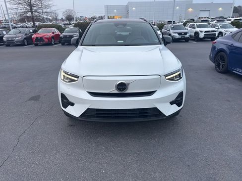 Used 2023 Volvo XC40 Recharge Ultimate image 2