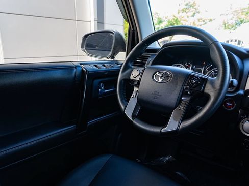Used 2020 Toyota 4Runner TRD Off-Road Premium w/ Moonroof Package AWD/4WD image 11