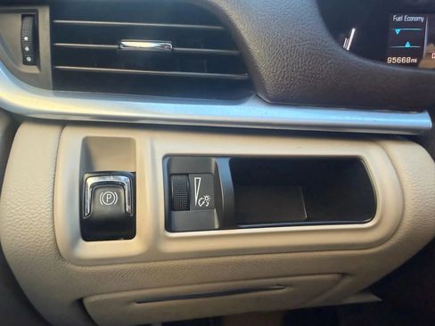 Used 2016 Cadillac XTS Luxury w/ Driver Awareness Package image 17