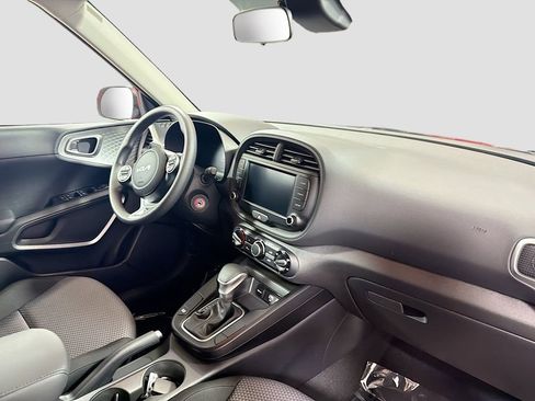 Used 2023 Kia Soul LX FWD image 27
