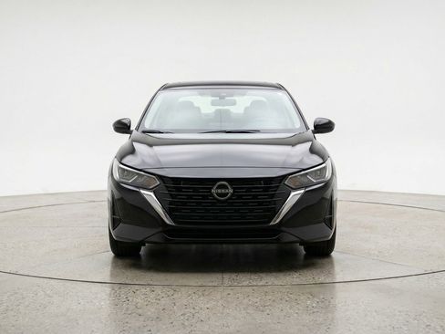 Used 2025 Nissan Sentra SV image 2