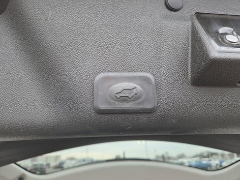 Used 2013 GMC Acadia Denali image 16