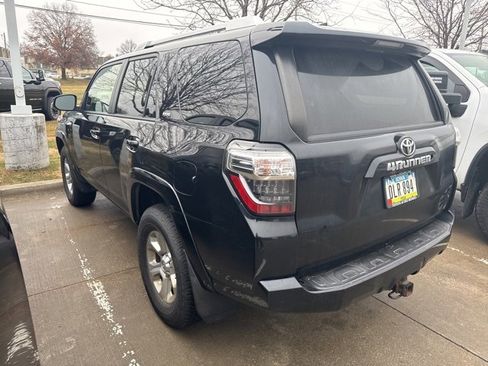 Used 2017 Toyota 4Runner SR5 Premium image 5