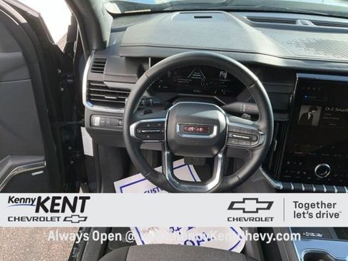 Used 2025 GMC Acadia Elevation image 18