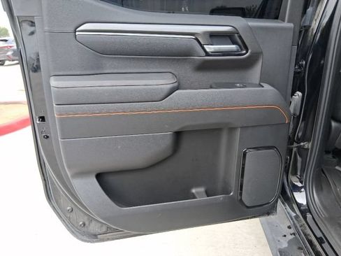 Used 2025 GMC Sierra 1500 AT4 w/ AT4 Premium Package AWD/4WD image 15