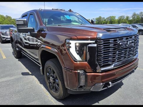 Used 2024 GMC Sierra 2500 Denali Ultimate w/ Max Trailering Package AWD/4WD image 6