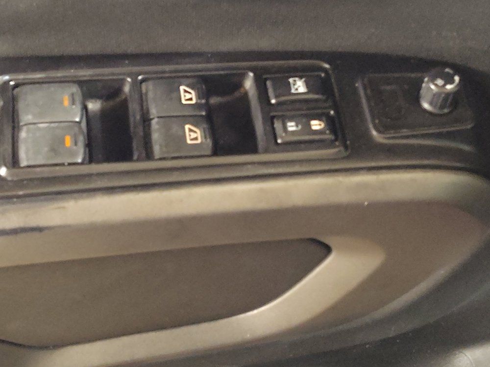 Used 2015 Nissan Titan SV RWD image 27