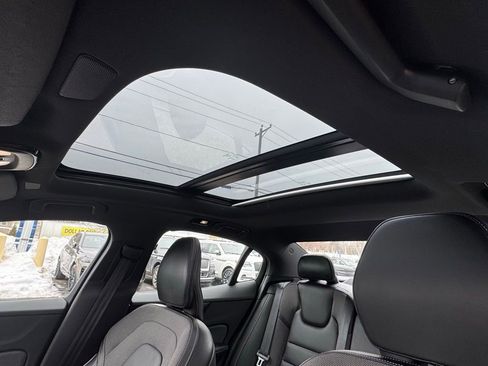 Used 2024 Volvo S60 B5 Plus image 30