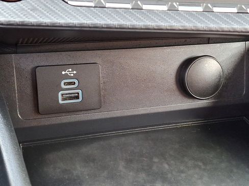 Used 2025 Ford Mustang GT Premium image 25