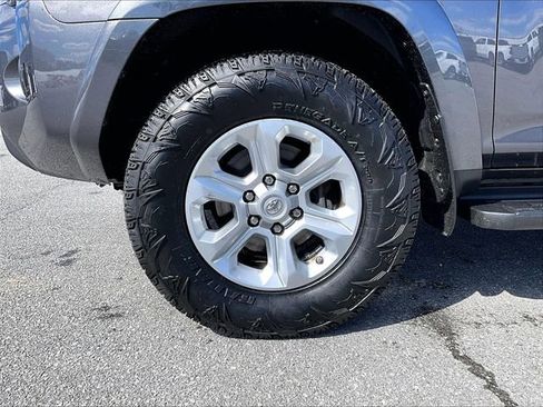 Used 2019 Toyota 4Runner SR5 Premium image 7