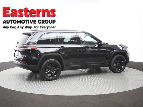 Used 2023 Jeep Grand Cherokee Limited w/ Black Appearance Package AWD/4WD image 45