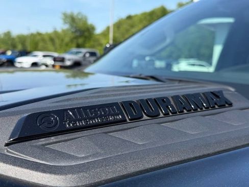 Used 2025 Chevrolet Silverado 3500 High Country w/ High Country Premium Package AWD/4WD image 8